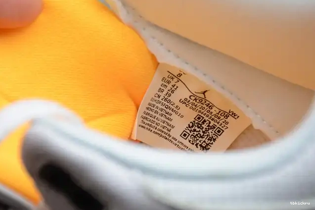 Reps TBkick AIR (W) LASER CK9246-108 ORANGE RETRO JORDAN 3 0518